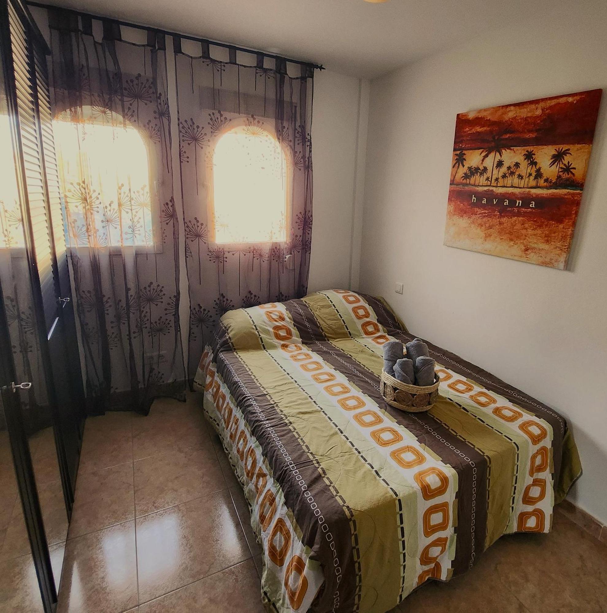 Sunflower House Apartamento Estepona